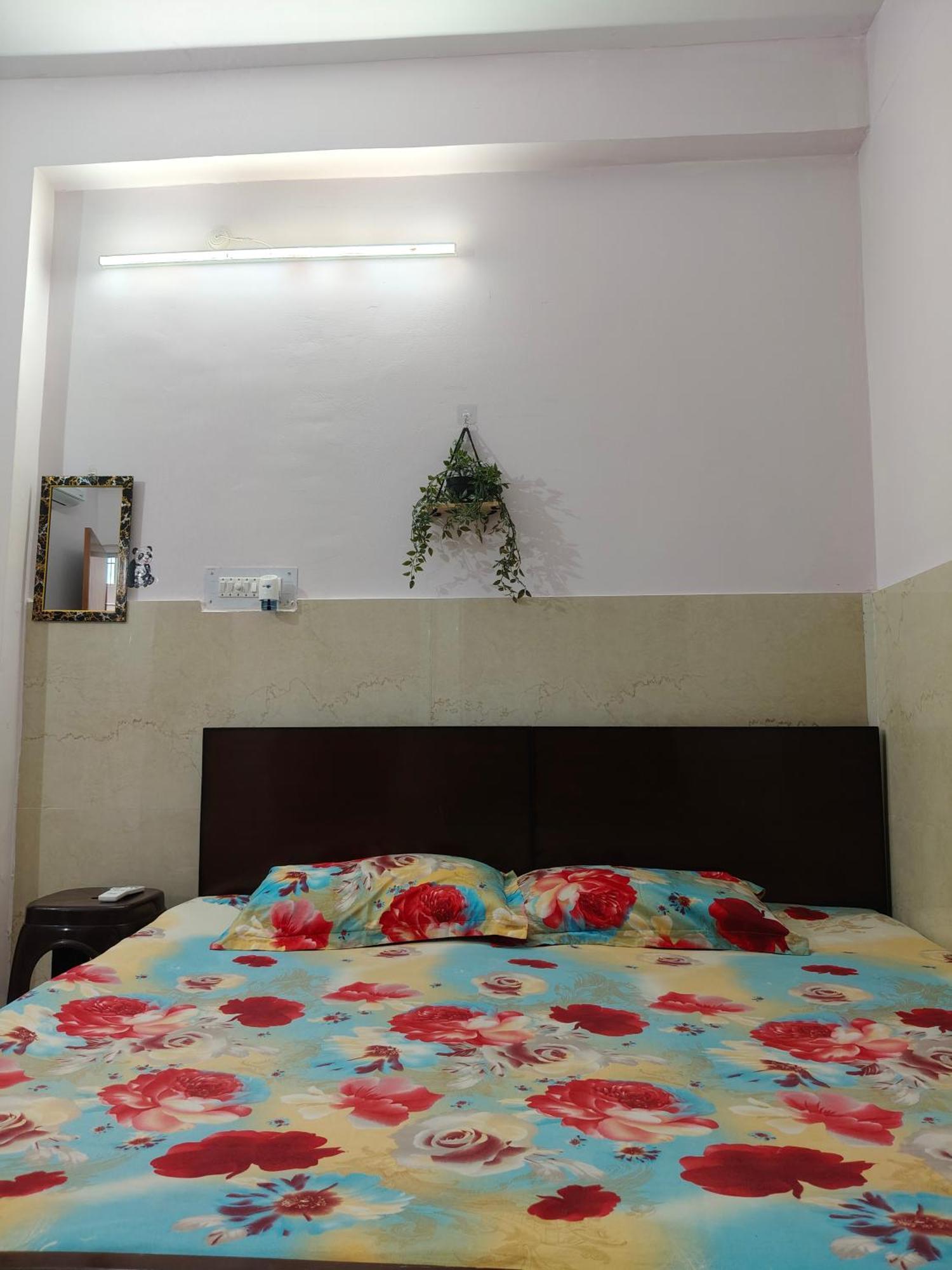 Sharda Homestay Ayodhya Eksteriør bilde